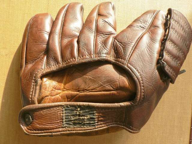 Howard Pollet Nokona G51 2 Back